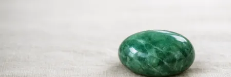 Jade: Bedeutung, Wirkung und Pflege des Edelsteins