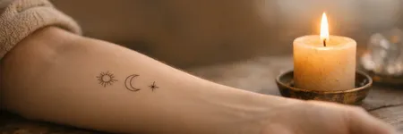 Spirituelle Tattoos: Die Bedeutung der 15 häufigsten