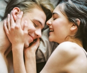 12 einfache Wege, um dieses Jahr das Feuer der Liebe neu zu entfachen